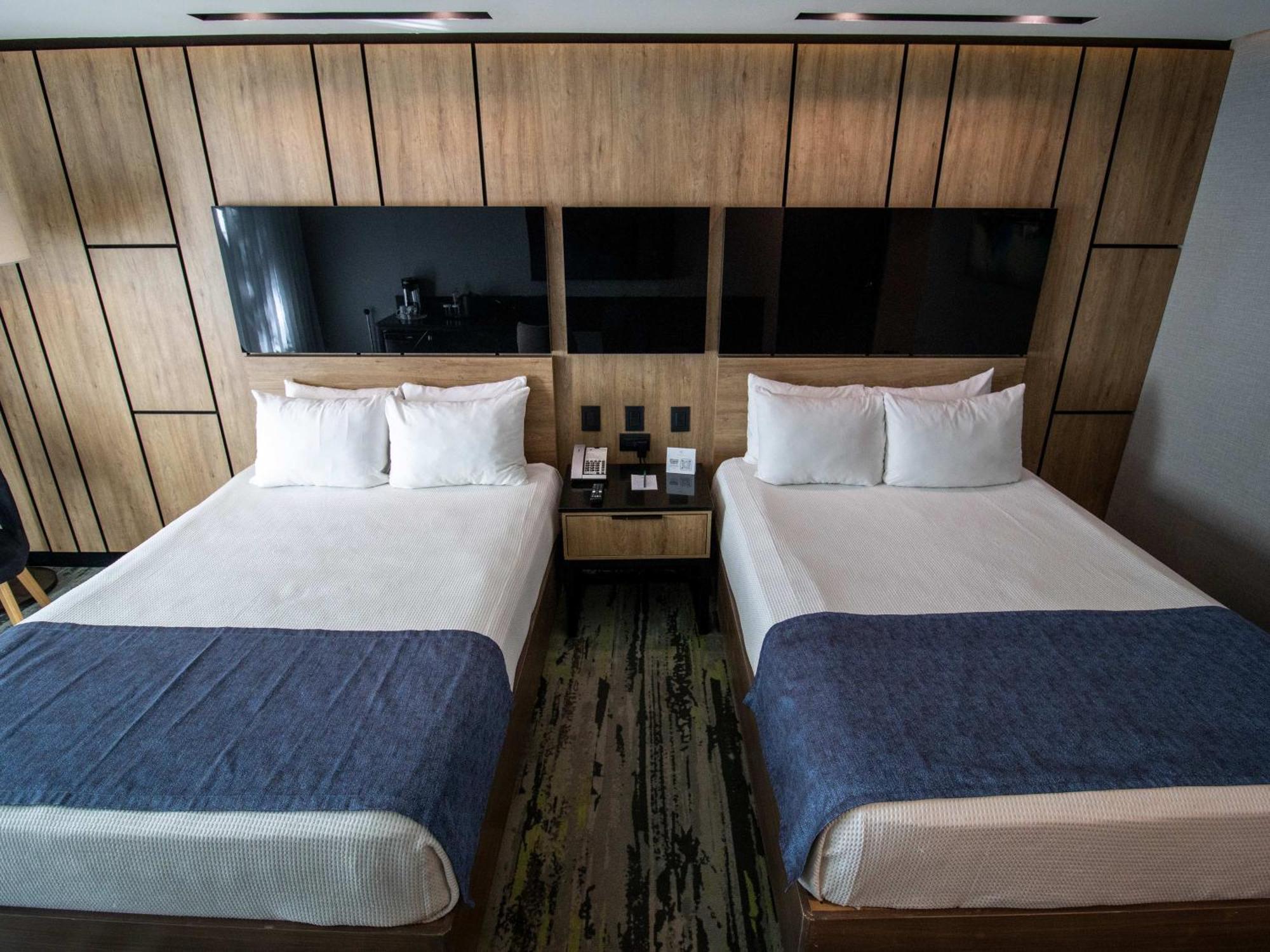 Hotel Araiza Μεξικάλι Δωμάτιο φωτογραφία A room at the hotel