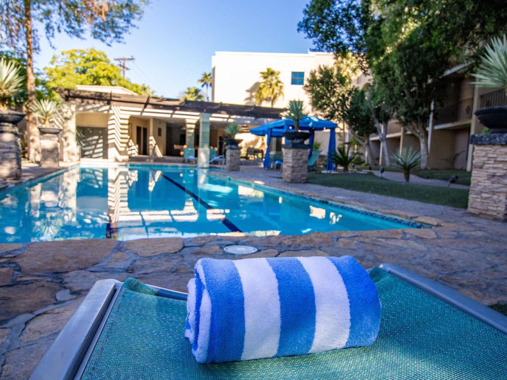 Hotel Araiza Μεξικάλι Εξωτερικό φωτογραφία The pool at the Hotel Valley Ho